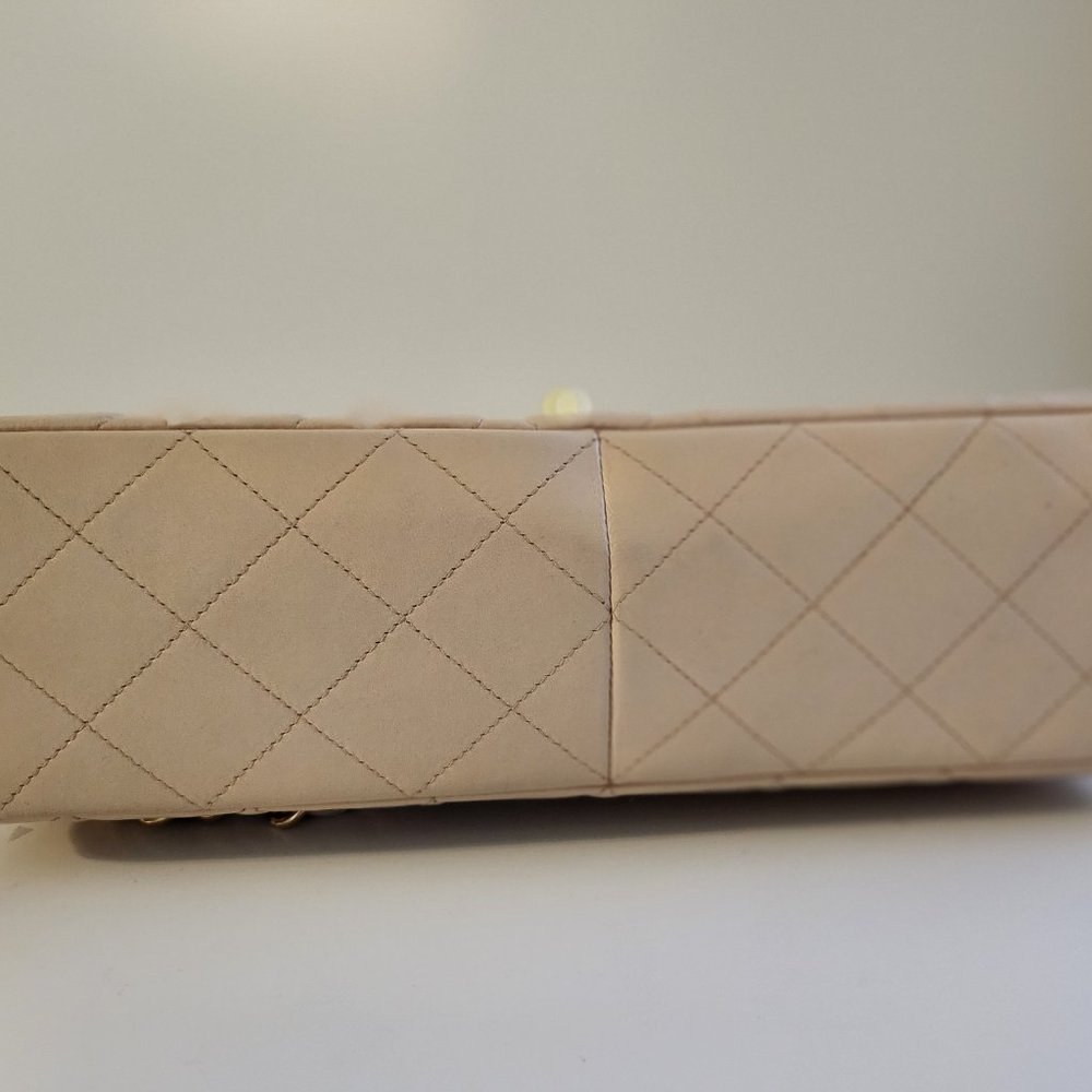 Chanel - Picture 7 of 12